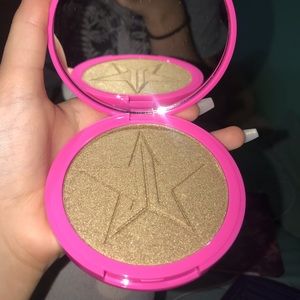 BNIB Highlighter In shade So Fucking Gold